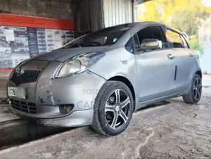 Photo - Toyota Yaris 2006 Silver