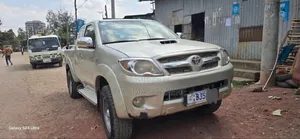 Photo - Toyota Hilux 2008 Beige
