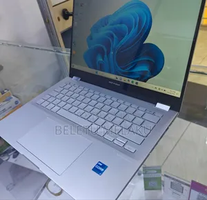 New Laptop Asus 16GB Intel Core I7 SSD 1T