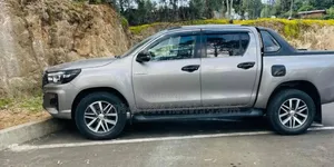 Toyota Hilux 2020 Teal