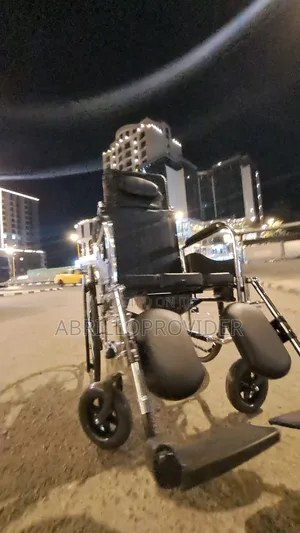 Photo - Toilet Wheelchair水手wheelchair廿手wheelchair山田wheelchair山手wheelchair水手whe