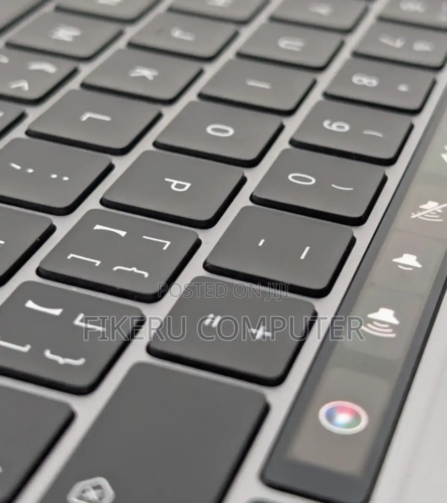 New Laptop Apple MacBook Pro M1 8GB Intel Core I7 SSD 256GB