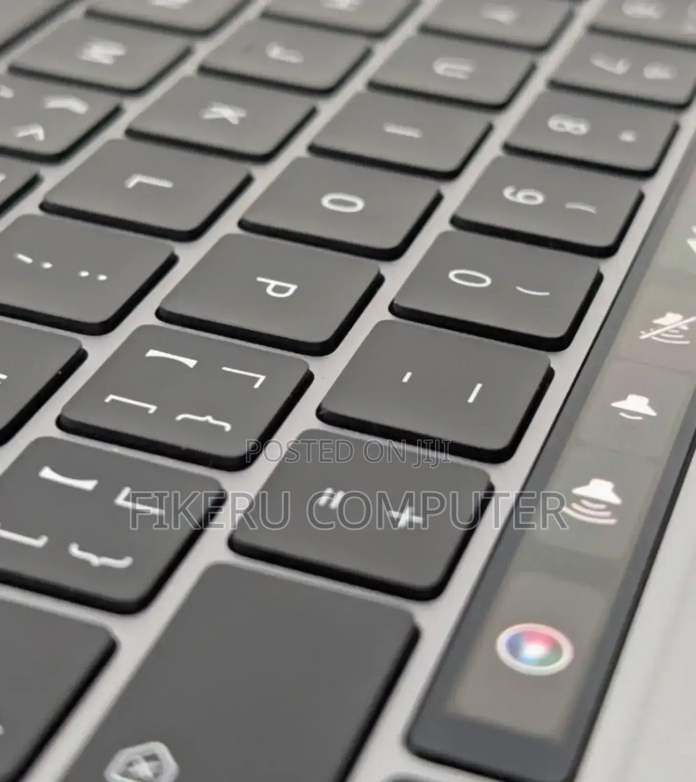 New Laptop Apple MacBook Pro M1 8GB Intel Core I7 SSD 256GB