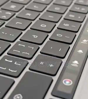 New Laptop Apple MacBook Pro M1 8GB Intel Core I7 SSD 256GB