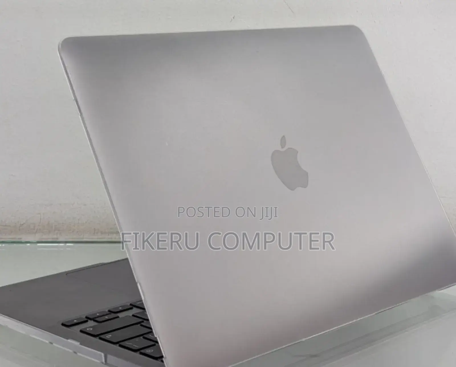 New Laptop Apple MacBook Pro M1 8GB Intel Core I7 SSD 256GB