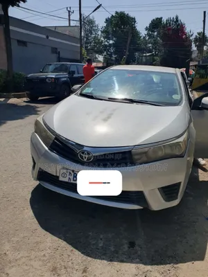 Photo - Toyota Corolla 2016 Silver
