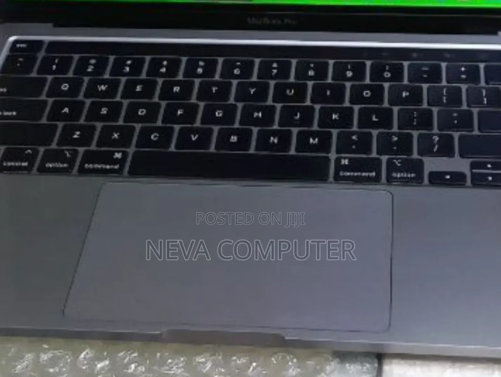 New Laptop Apple MacBook Pro 2019 16GB Apple M1 Max SSD 256GB