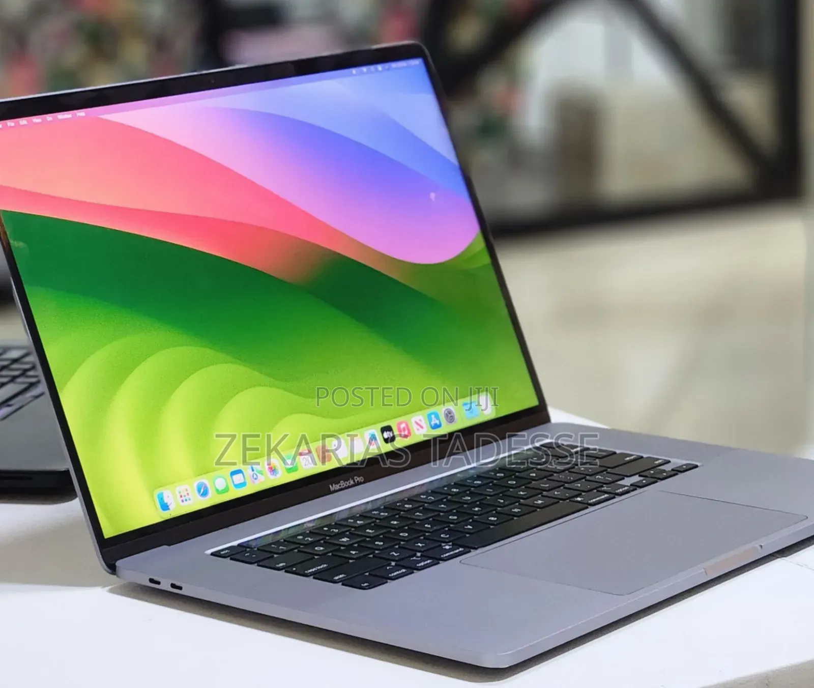 New Laptop Apple MacBook Pro 2019 16GB Intel Core I9 SSD 1T