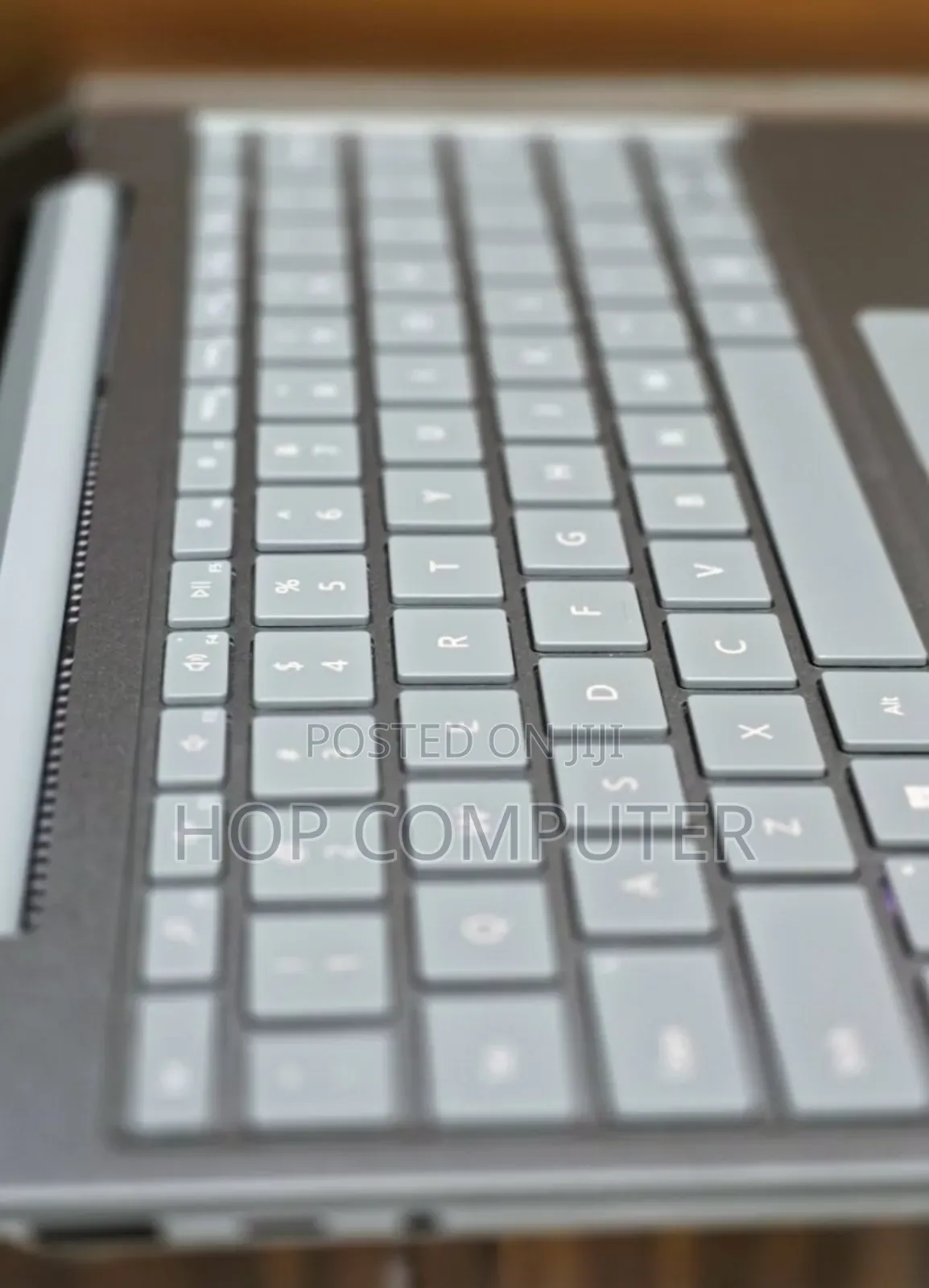 New Laptop Microsoft Surface 8GB Intel Core I5 SSD 256GB