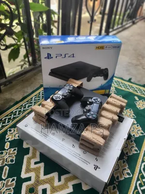 Playstation 4 Slim አድስ የታሸገ