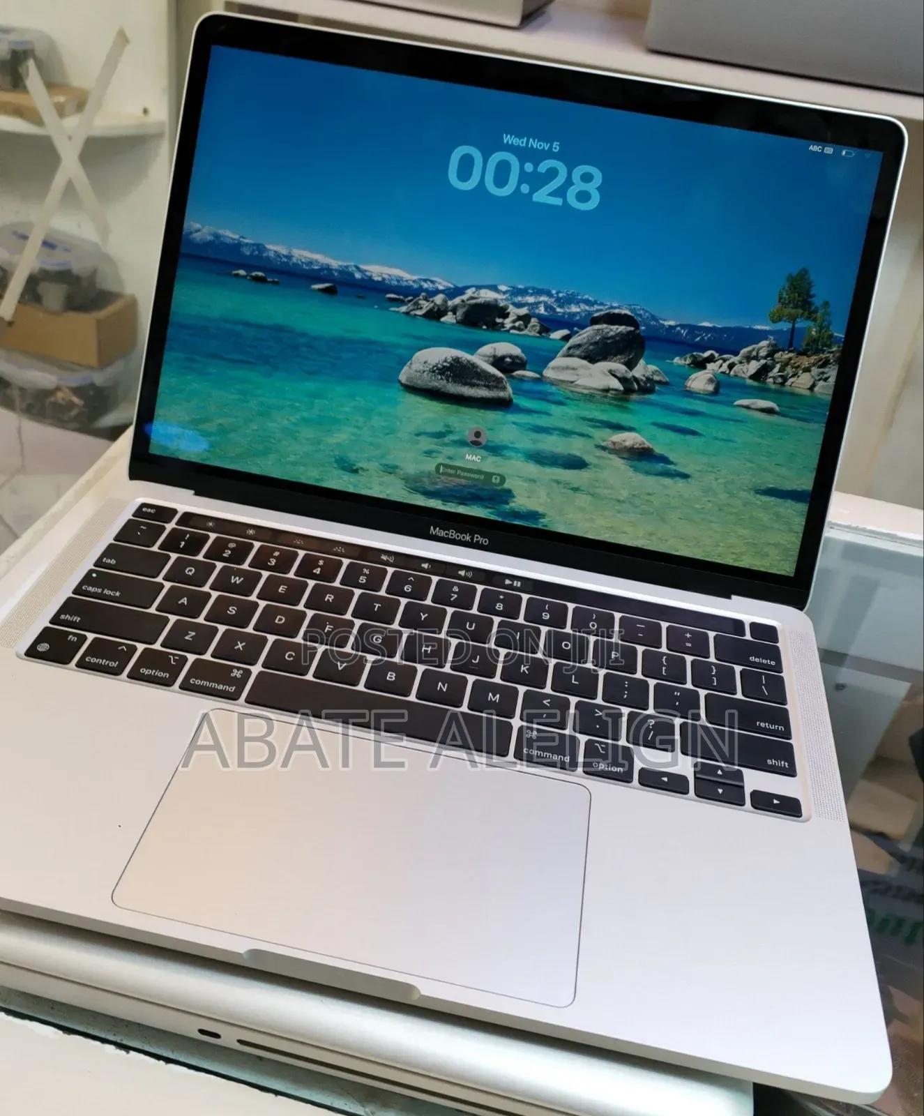 New Laptop Apple MacBook Pro 2020 M1 16GB Intel Core I5 HDD 512GB
