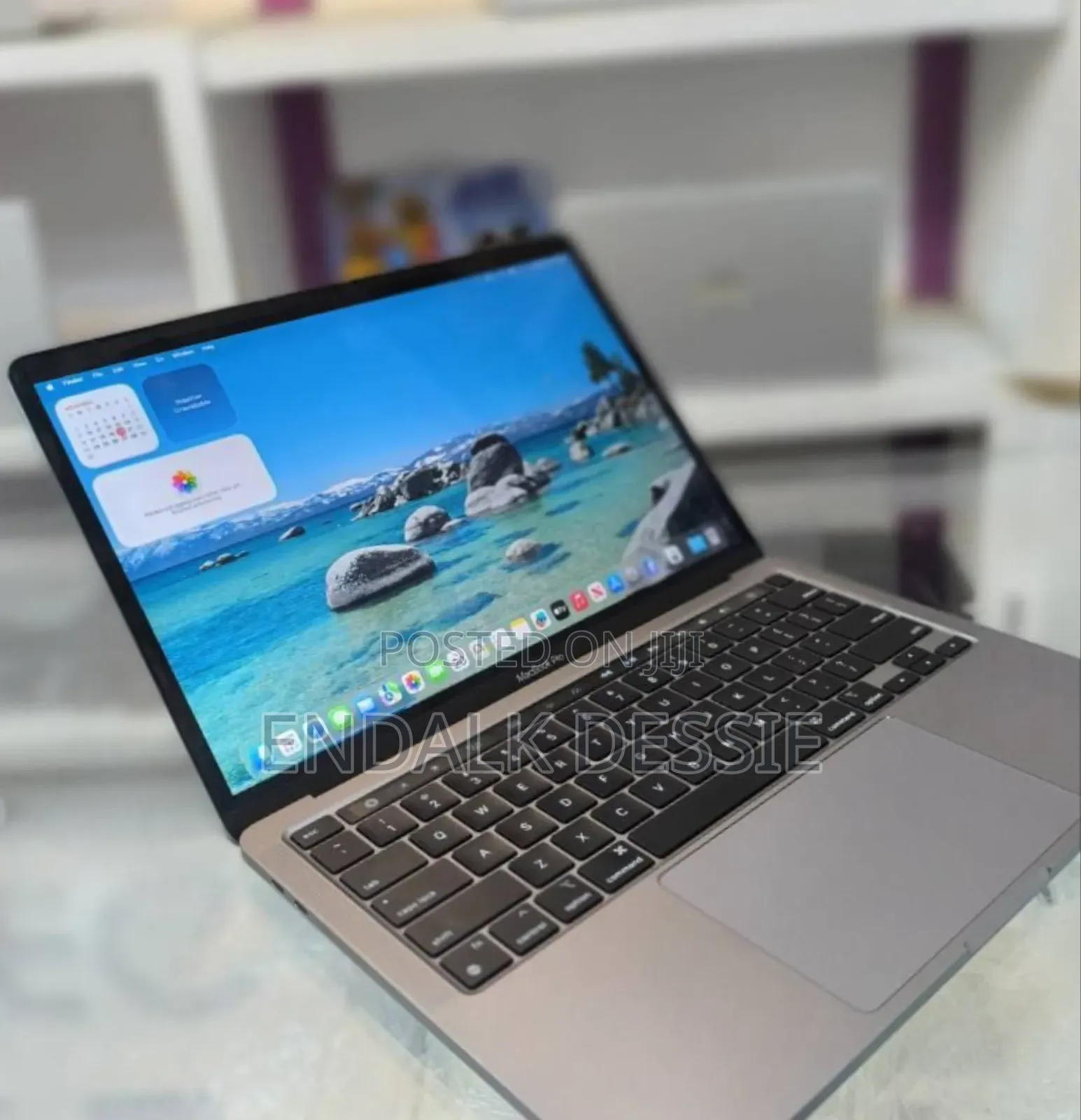 New Laptop Apple MacBook Pro 2020 M1 8GB Apple M1 Pro SSD 512GB