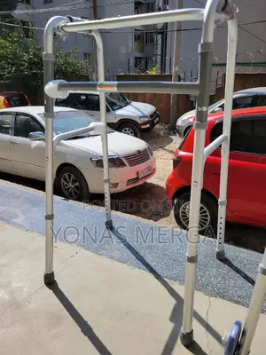 Photo - Lightweight Aluminum Walker腍麁folding Walker怵怞ideal for Elderly Users