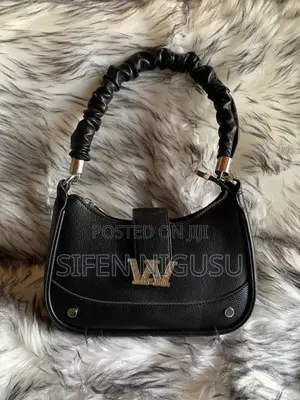 Photo - Selling Bags