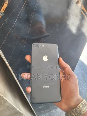 Photo - Apple iPhone 8 Plus 64 GB Black