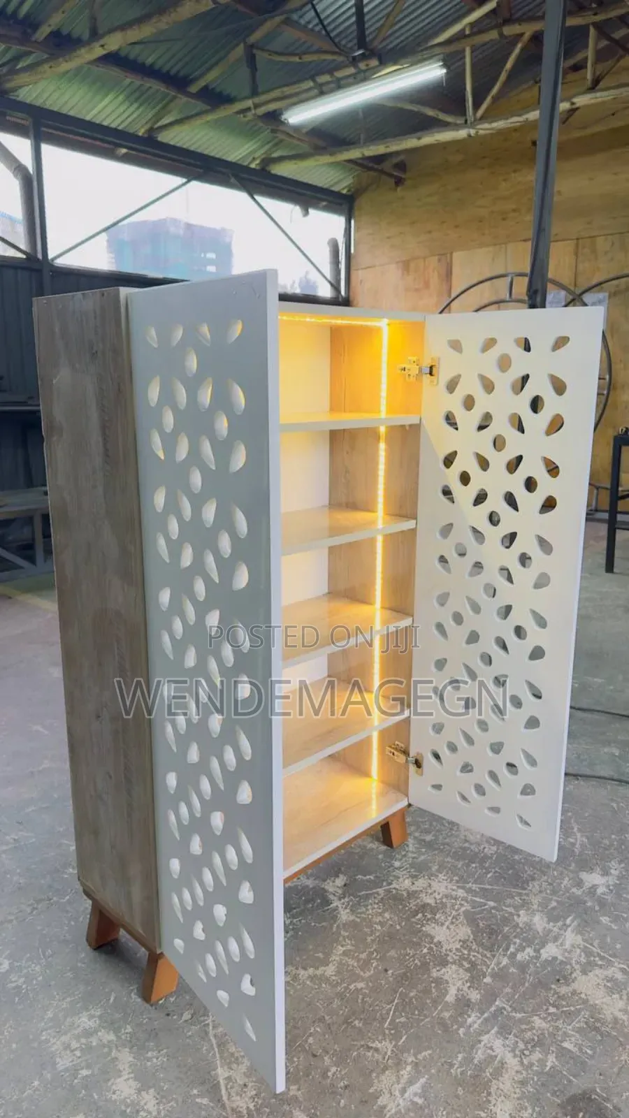 ጫማ መደርደርያ ሼልፍ