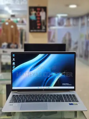 New Laptop HP 16GB Intel Core I7 SSD 512GB