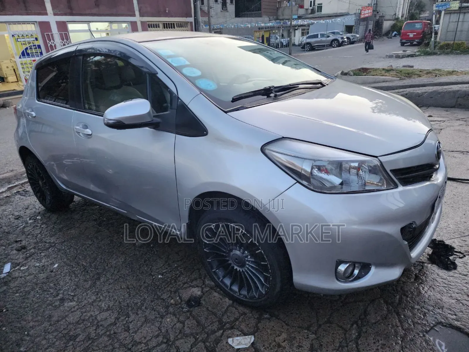 Toyota Yaris 2012 Silver