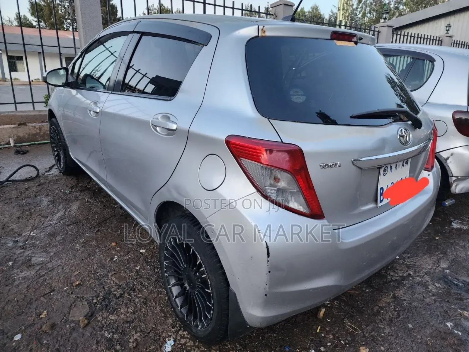 Toyota Yaris 2012 Silver