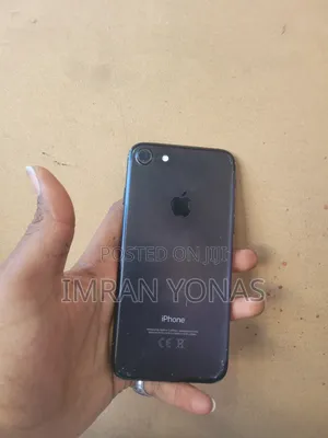 Photo - Apple iPhone 7 32 GB Black