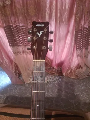 Box Guitar Without Bag