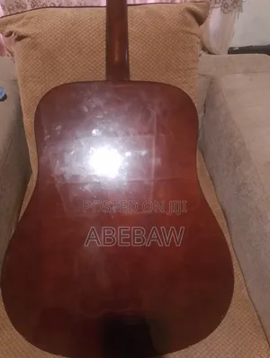 Box Guitar Without Bag