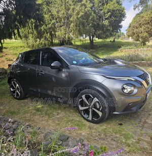 Photo - Nissan Juke 2021 Gray