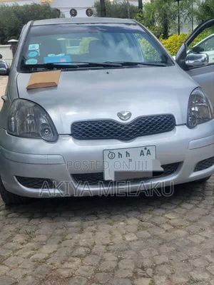 Photo - Toyota Vitz 2004 Gray