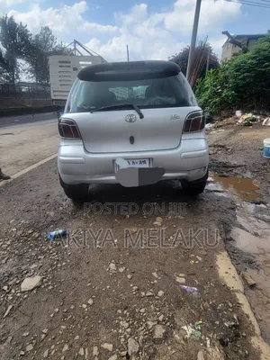 Toyota Vitz 2004 Gray