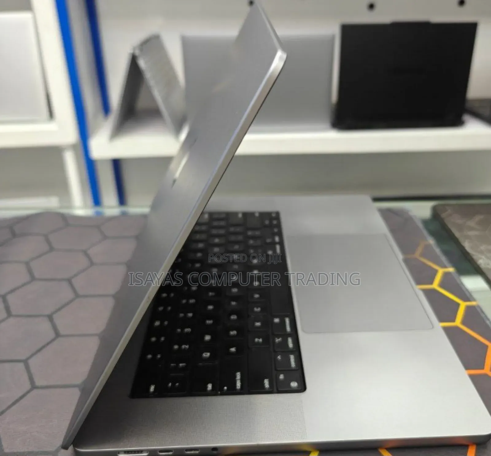 New Laptop Apple MacBook Pro M1 64GB SSD 1T