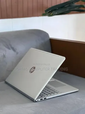 New Laptop HP Envy 15 8GB Intel Core I5 SSD 256GB