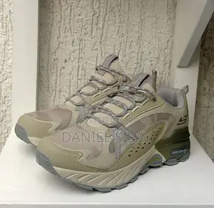 Photo - Skechers Goodyear Max Protect