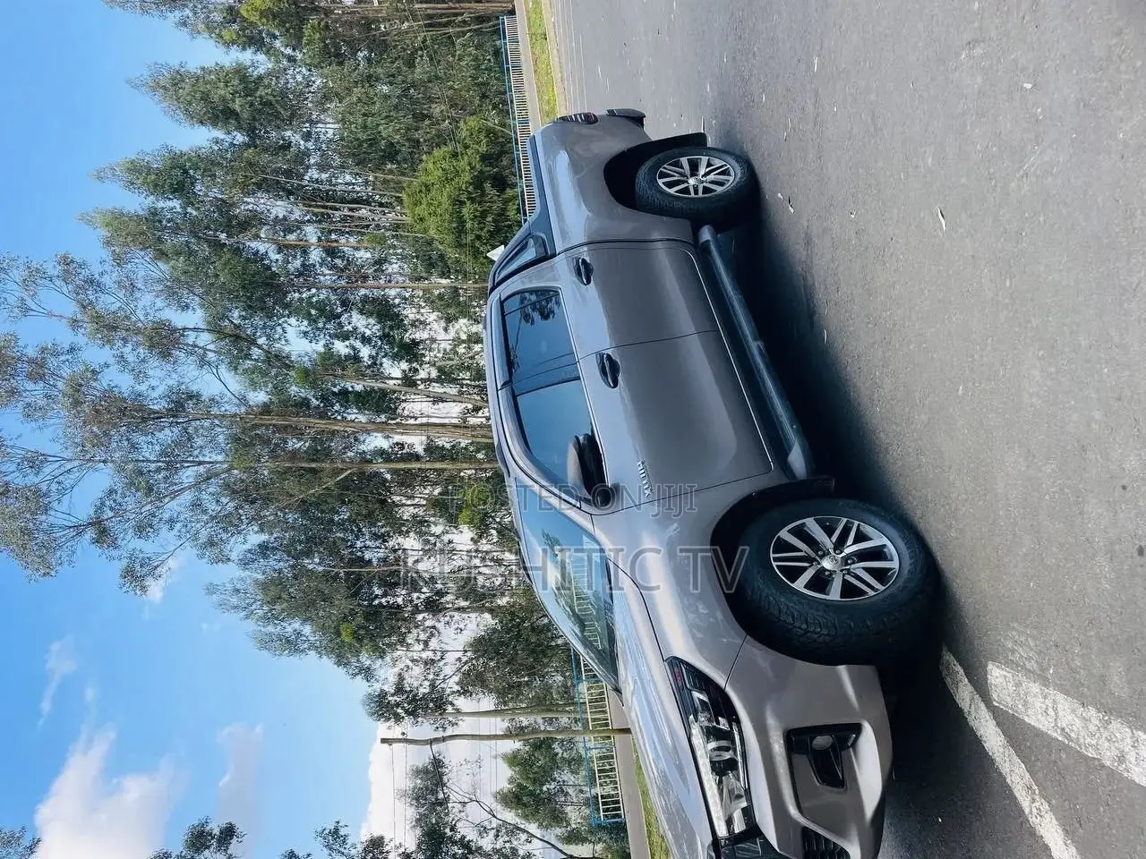 Toyota Hilux 2020 Gray