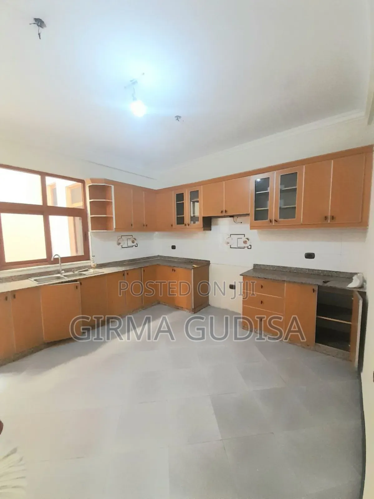 Furnished 7bdrm House in አያት, Bole for sale
