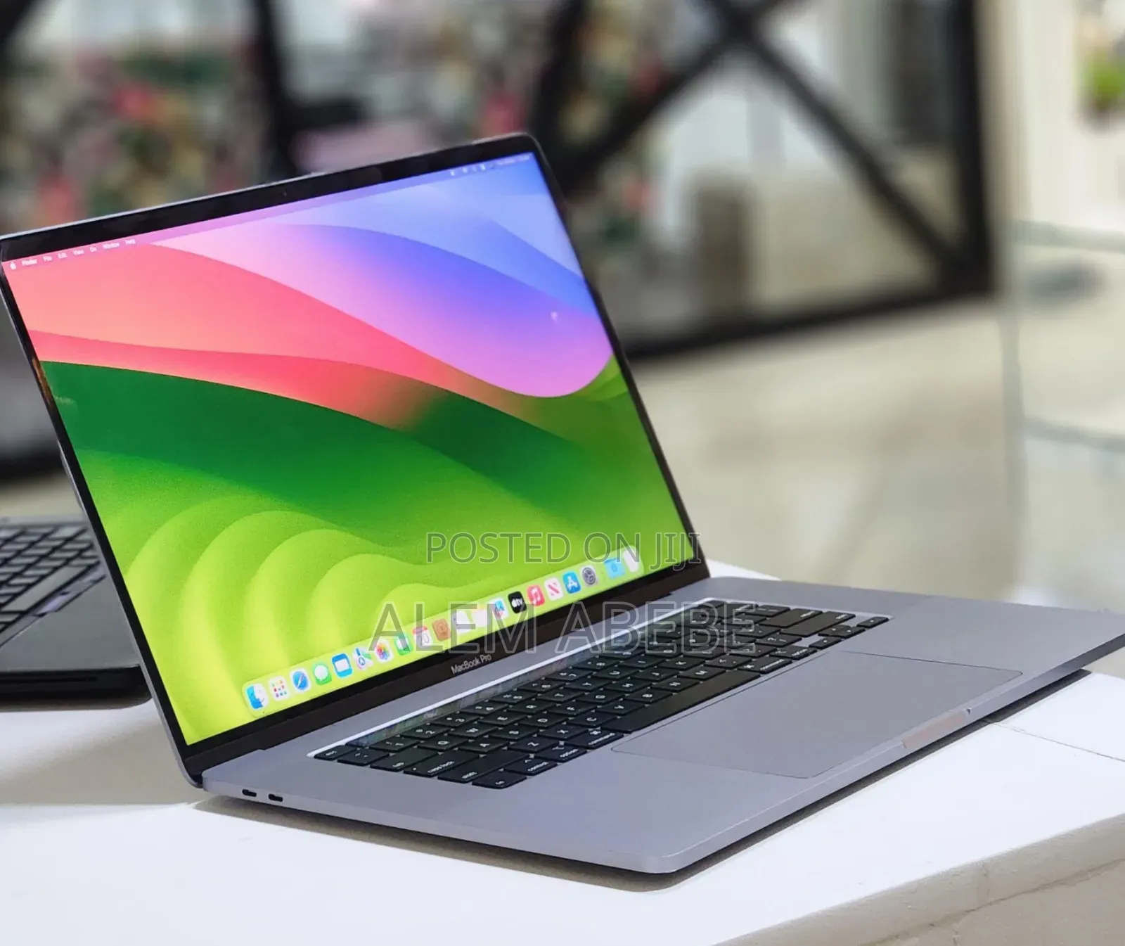 New Laptop Apple MacBook Pro 2019 32GB Intel Core I9 SSD 1T