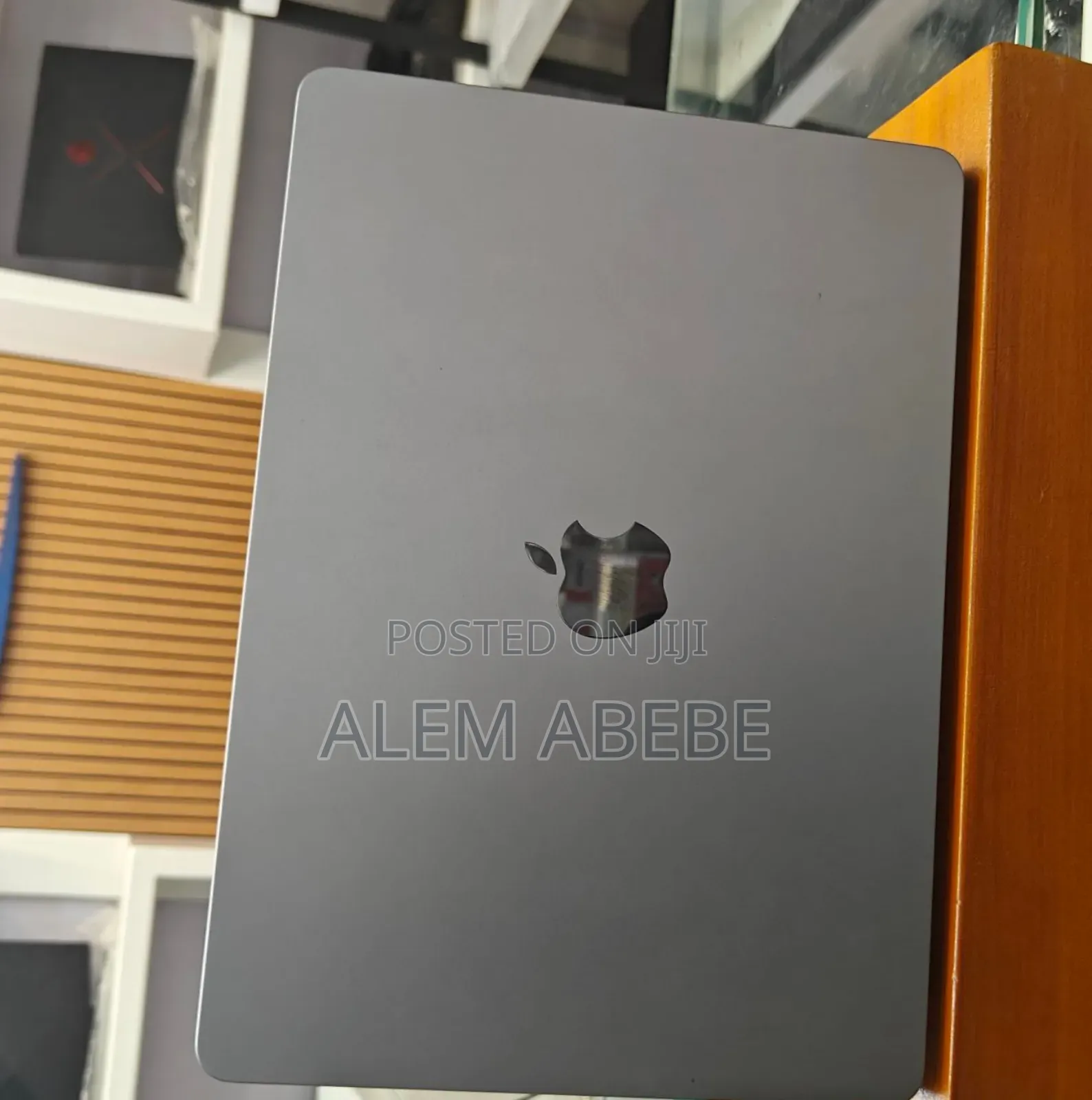 New Laptop Apple MacBook Air 2022 M2 8GB Apple M2 SSD 256GB