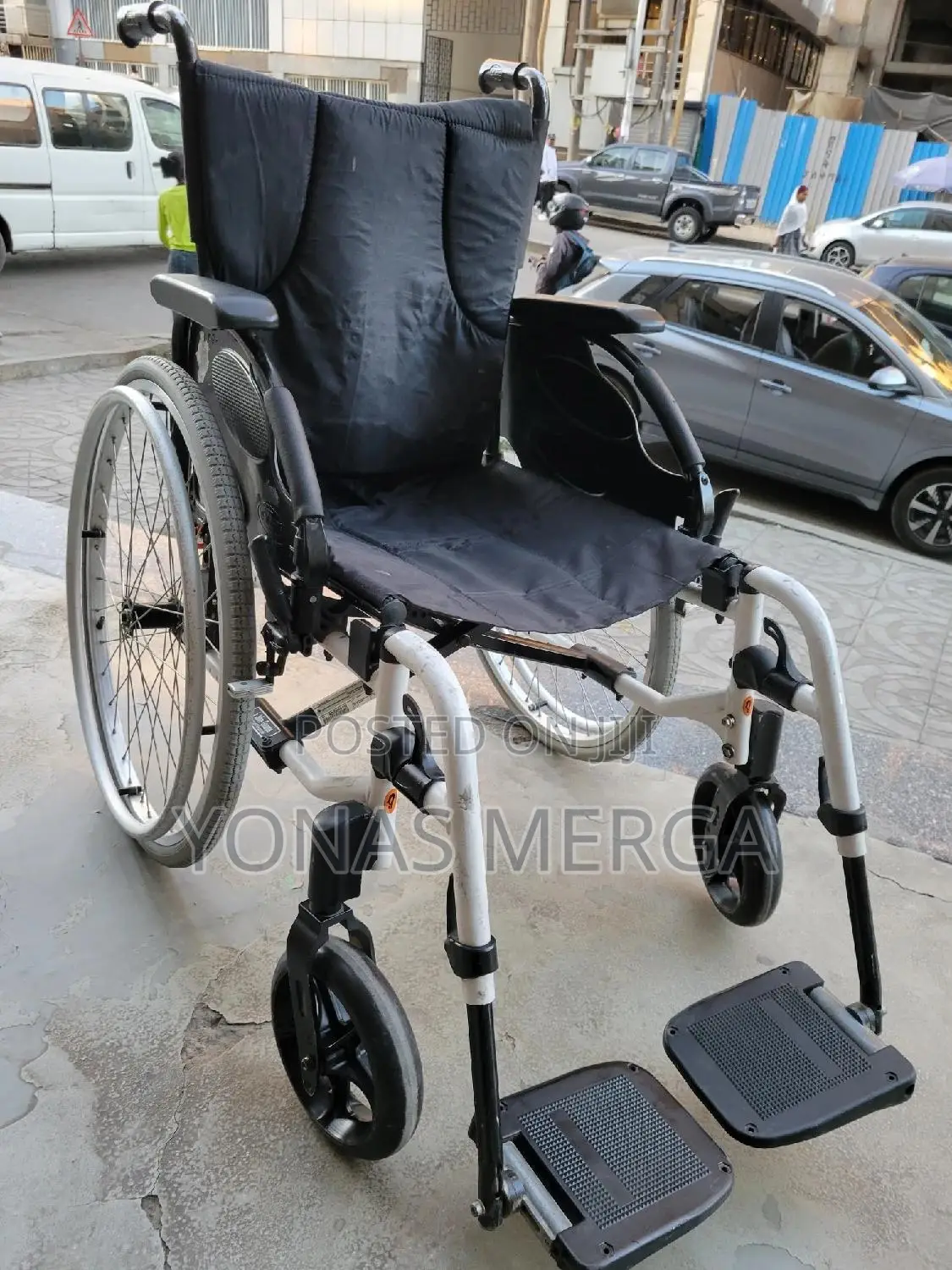 European Standard Wheelchair竄每it’S Foldable, Lightweight傘郎wheelchair