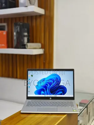 New Laptop HP Pavilion 14 8GB Intel Core I5 SSD 256GB