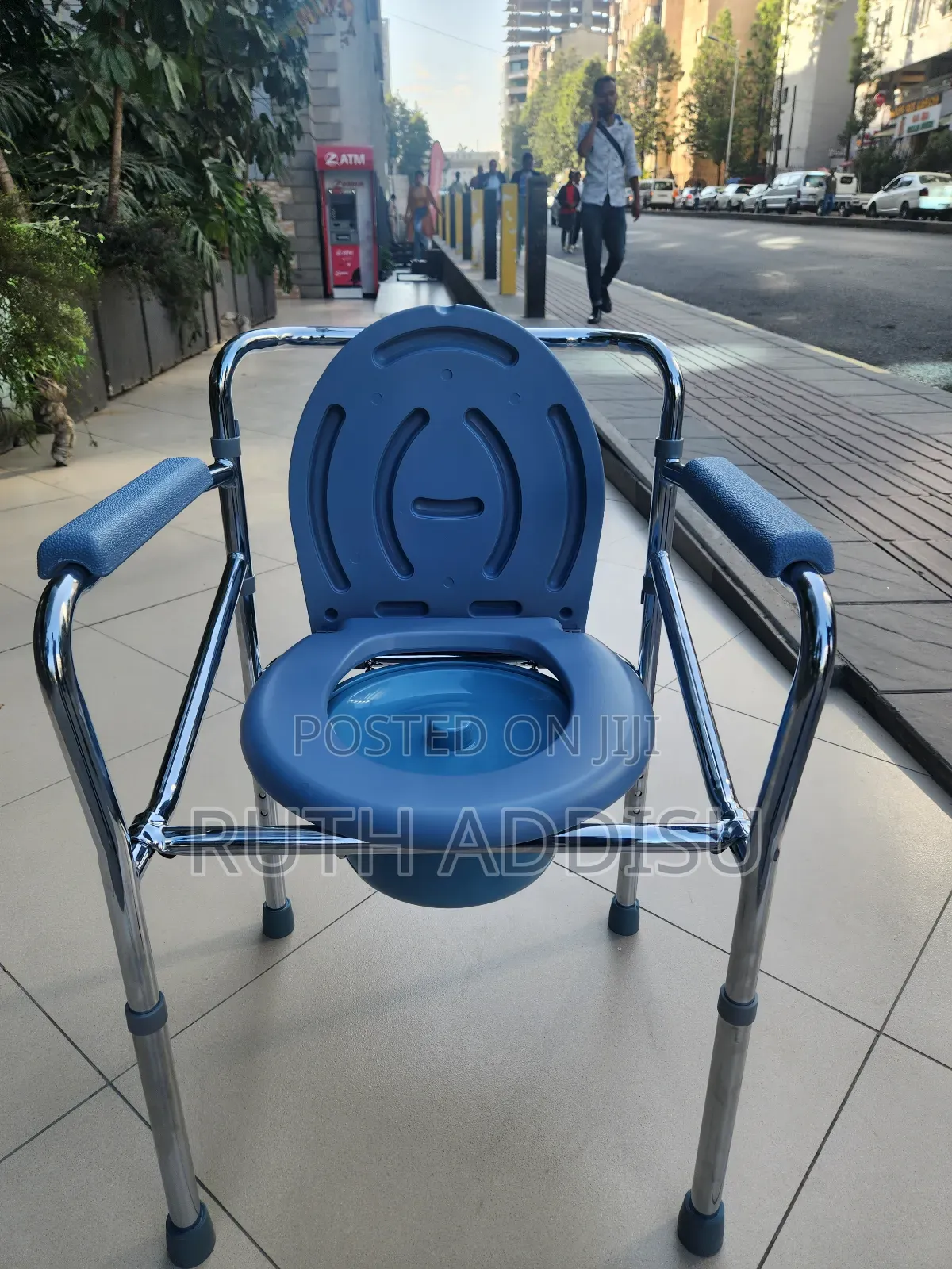 Commode Chair የታካሚዎች እና የአረጋውያን የፖፖ መቀመጫ Brand New Toilet Commode