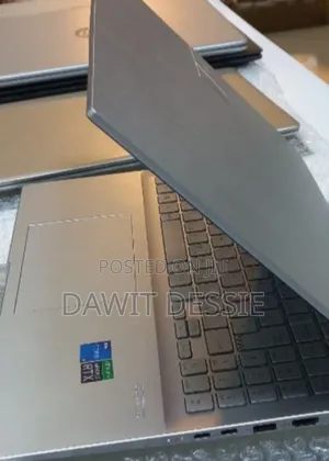 New Laptop Asus 16GB Intel Core I7 SSD 1T