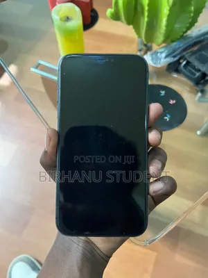 Photo - Apple iPhone 11 64 GB Black