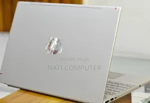 New Laptop HP Pavilion 15 8GB Intel Core I5 SSD 256GB