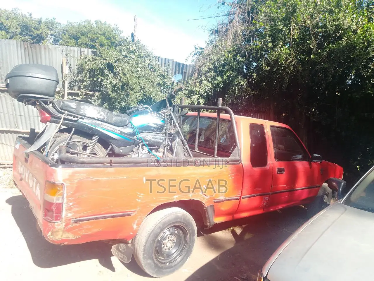 Toyota Hilux Surf 1985 Red