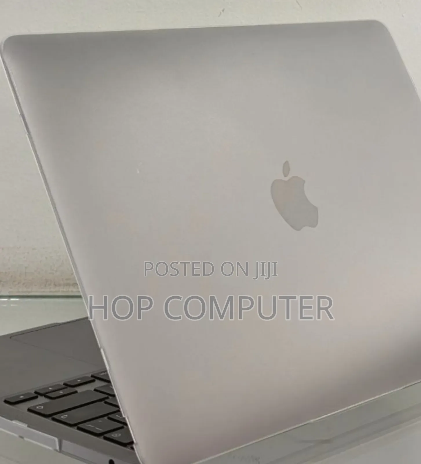 New Laptop Apple MacBook Pro 2022 M2 8GB Apple M2 SSD 256GB