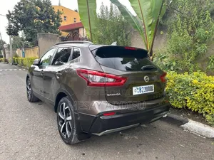 Nissan Qashqai 2018 Brown