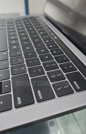 New Laptop Apple MacBook Pro 2019 8GB Intel Core I5 SSD 256GB