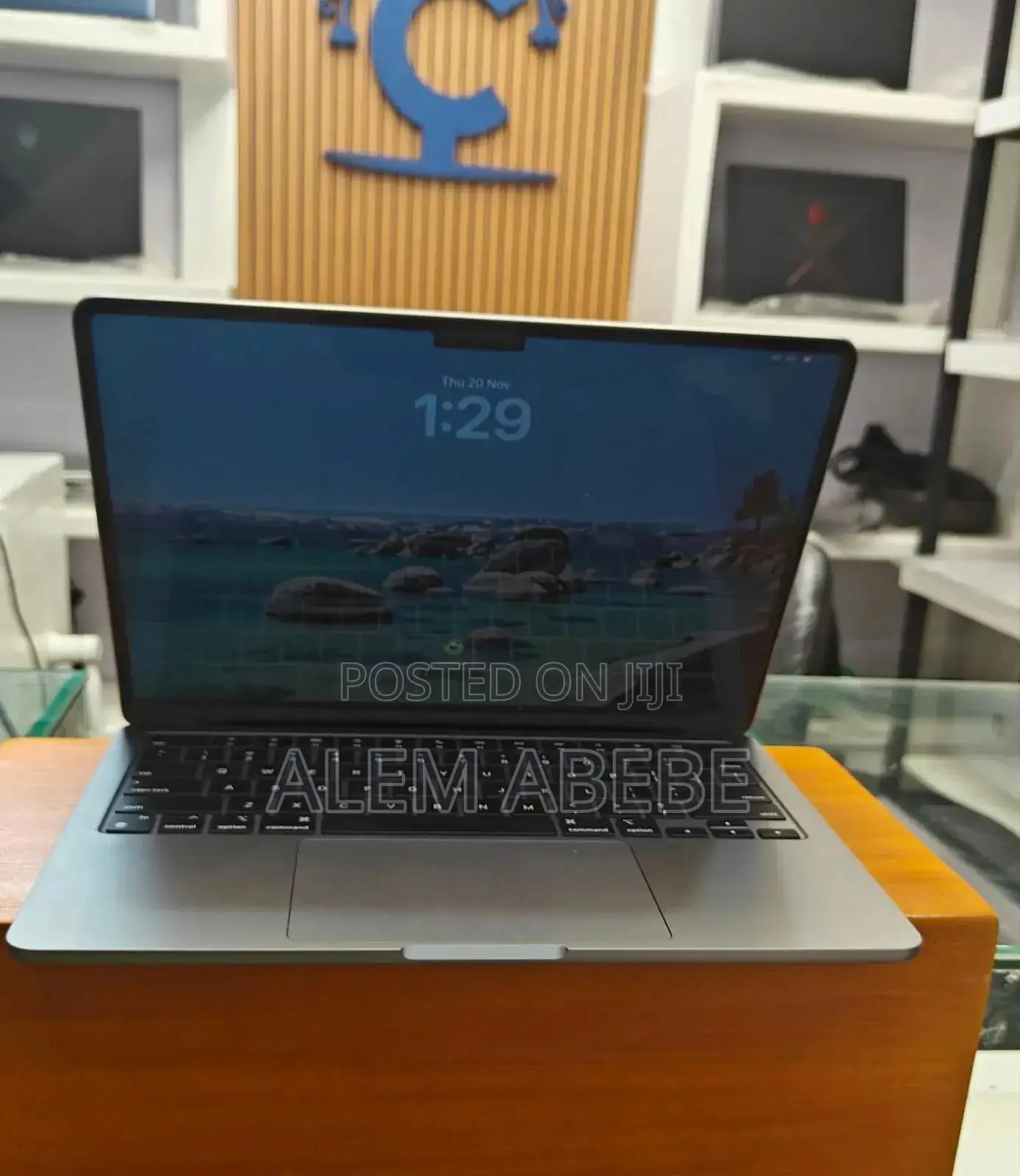 New Laptop Apple MacBook Air 2022 M2 8GB Apple M2 SSD 256GB