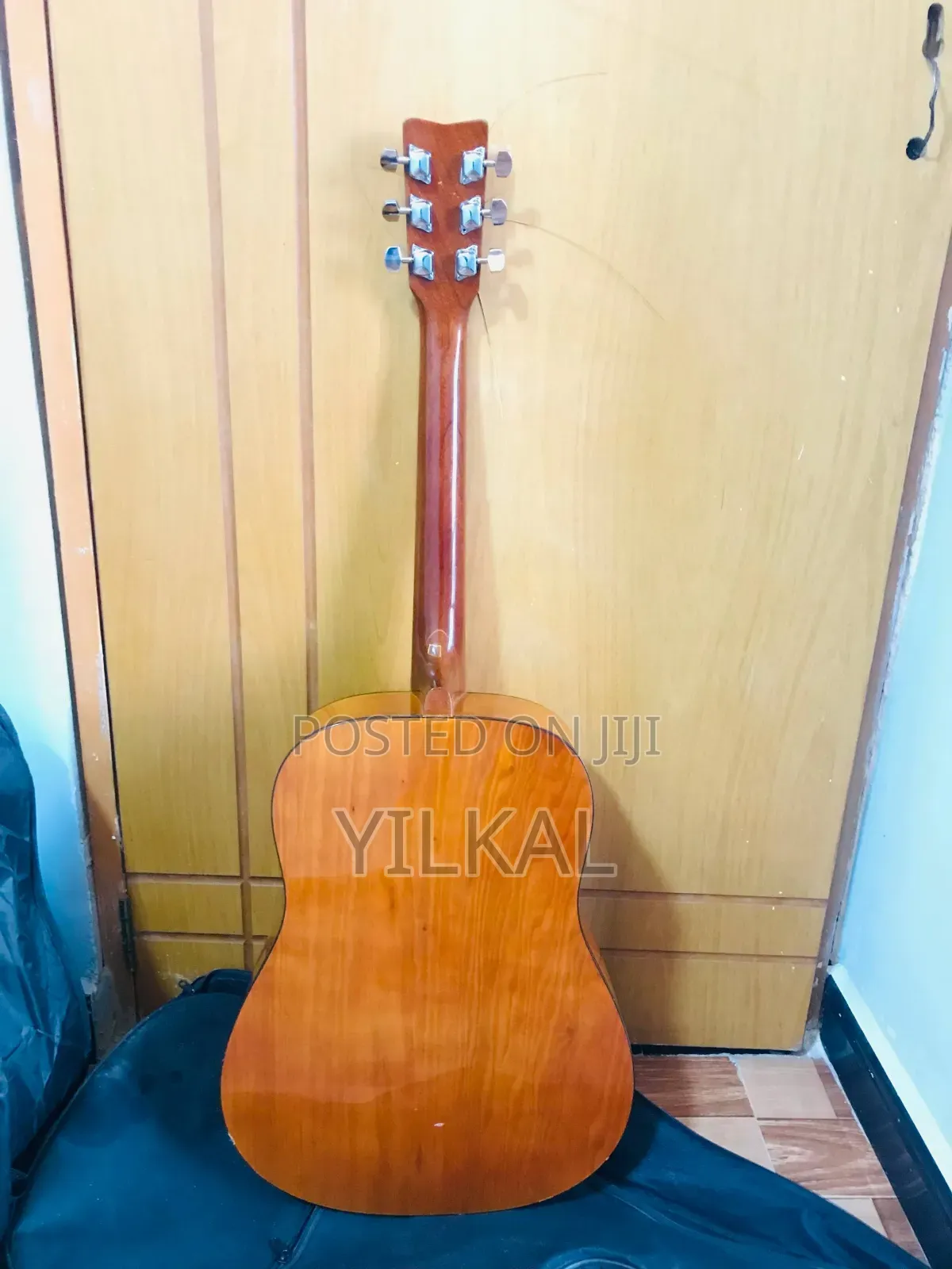 Yamaha F340 - Acoustic Guitar
