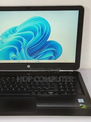 New Laptop HP Pavilion 15 8GB Intel Core I5 SSD 256GB