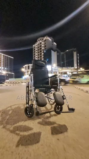 Photo - Toilet Wheelchair水手wheelchair水手wheelchair廿手wheelchair水手whelcher水手wheel